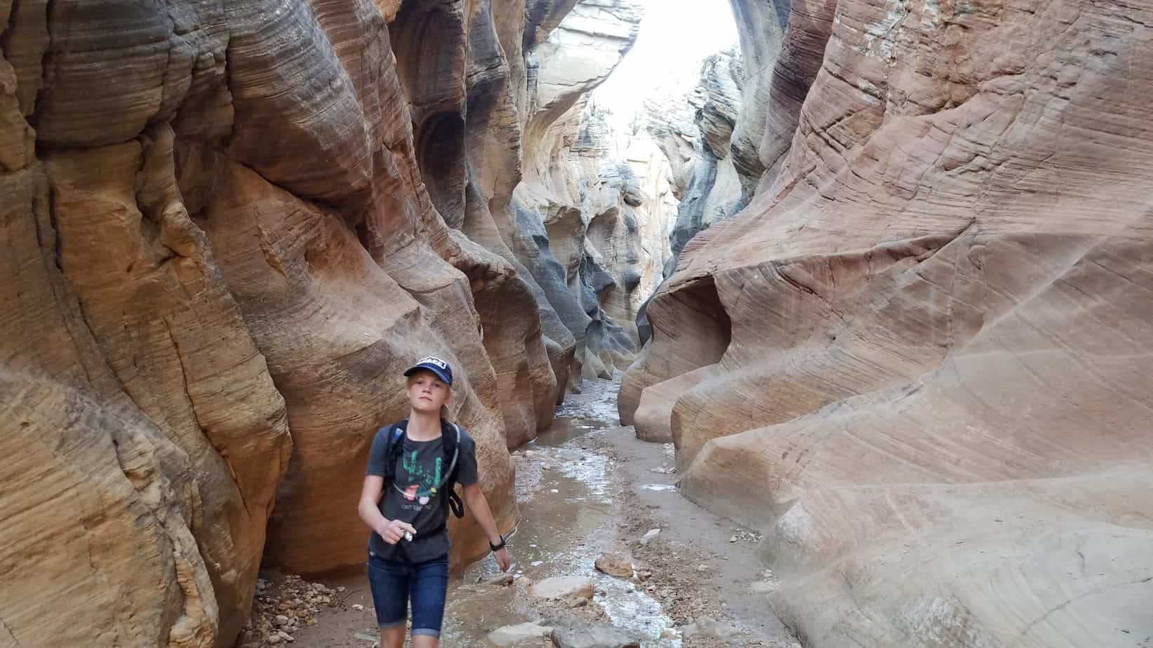 Entrance to Peek-a-boo slot canyon
